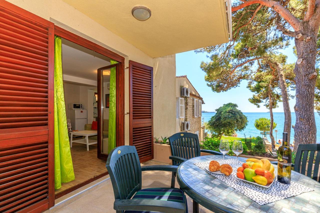 Al Mare Apartments Rovinj Bagian luar foto
