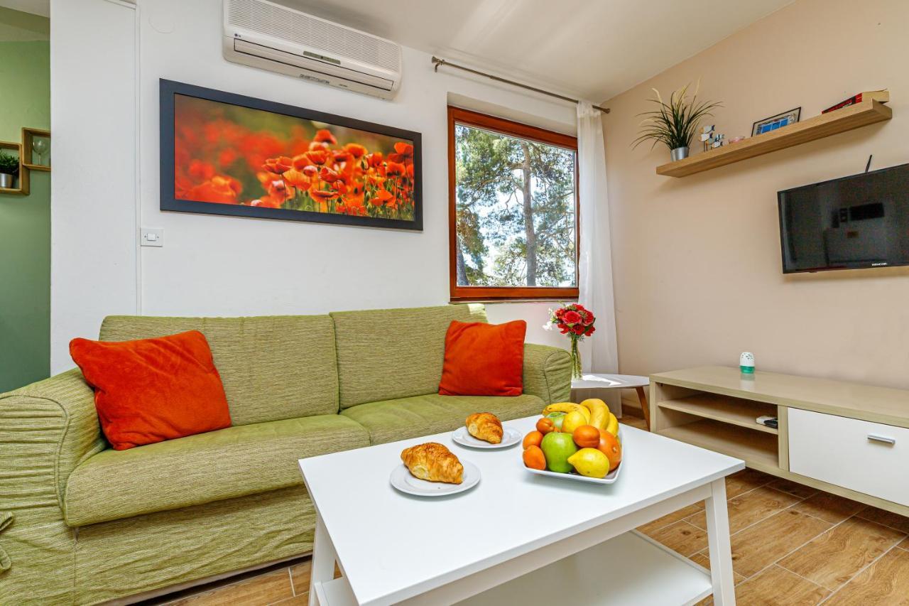 Al Mare Apartments Rovinj Bagian luar foto
