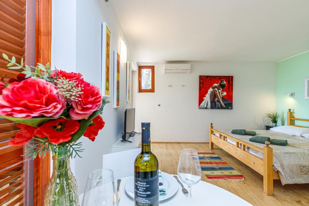 Al Mare Apartments Rovinj Bagian luar foto