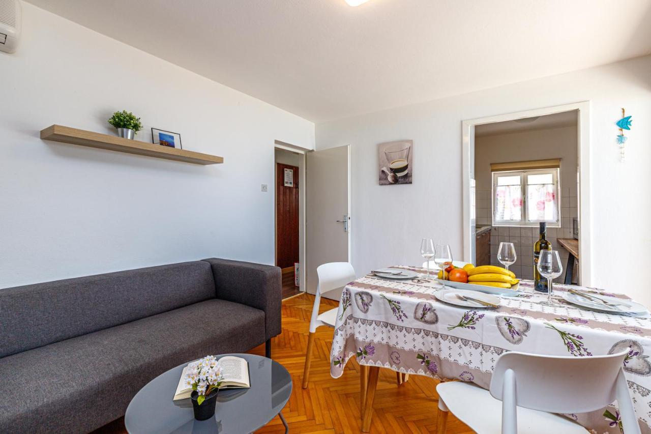 Al Mare Apartments Rovinj Bagian luar foto