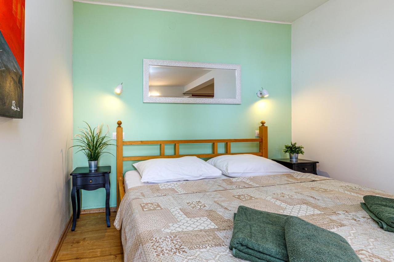 Al Mare Apartments Rovinj Bagian luar foto